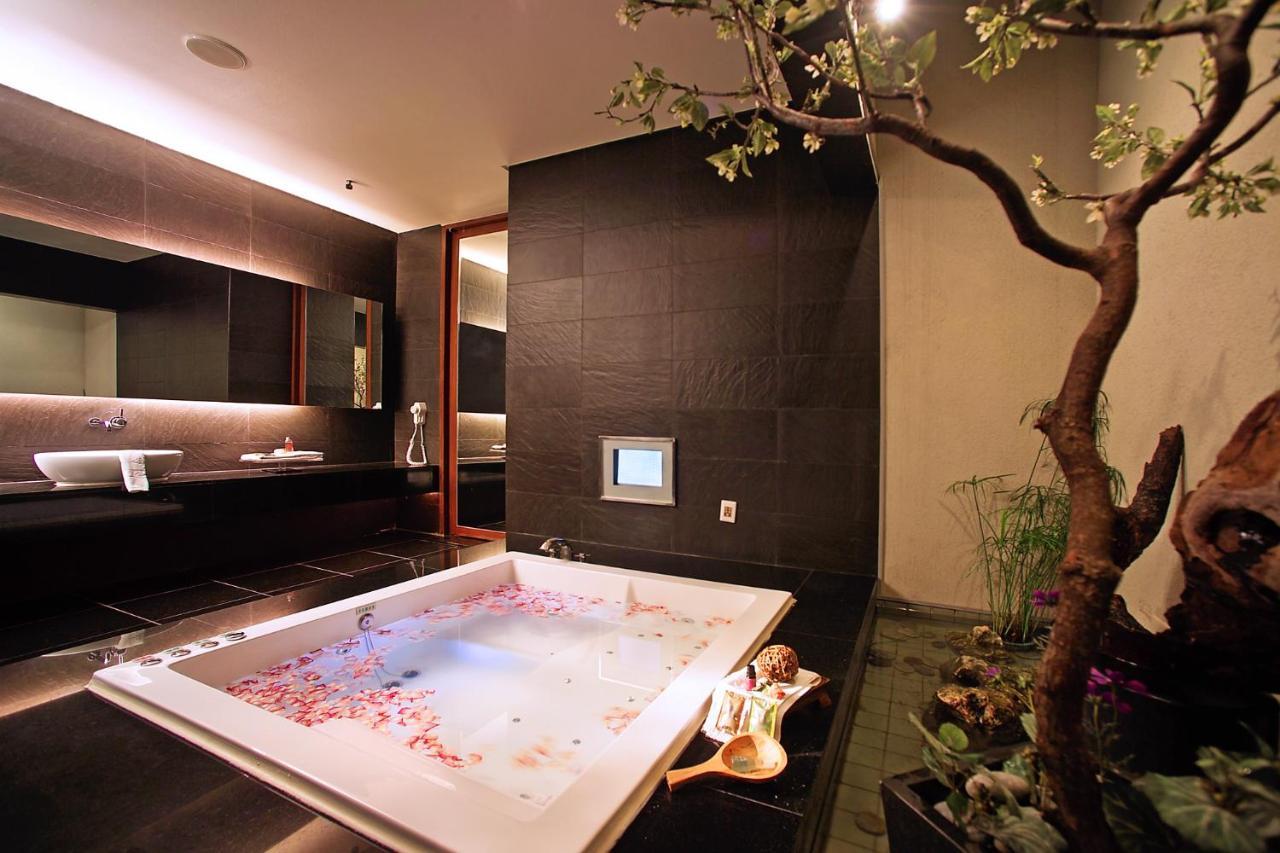 Spring Spa Motel Dali Extérieur photo
